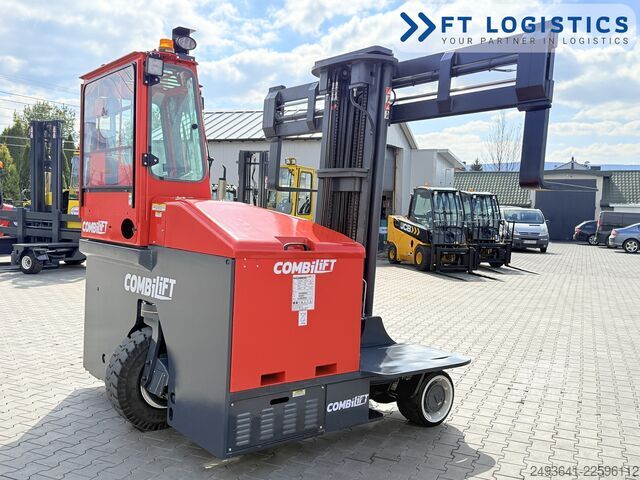Fireveis truck Combilift C3000ET TRIPLEX 5940 WIDE FORK POSITIONE