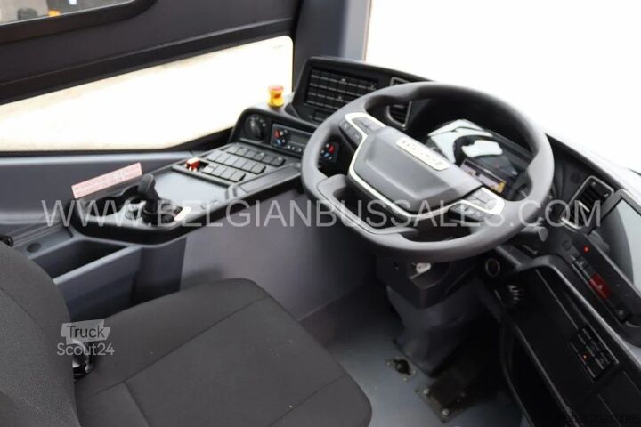 Intercitybus Iveco Crossway 10.7m/ Manual / Lift