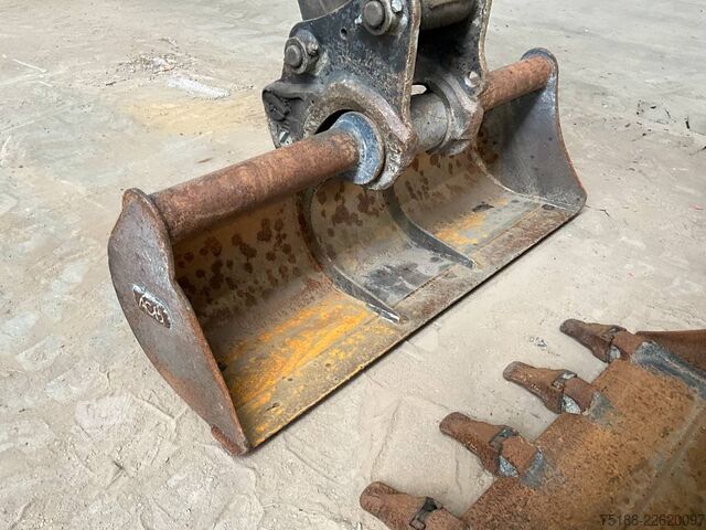 Minibagr Bobcat E 26