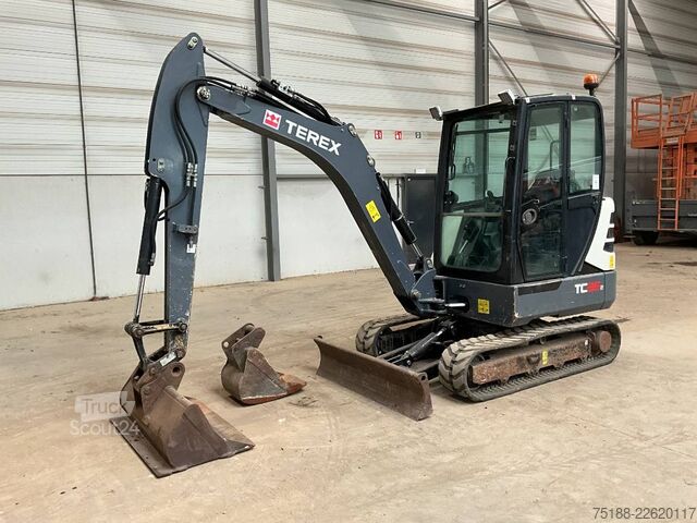 Minibagr Terex TC 35