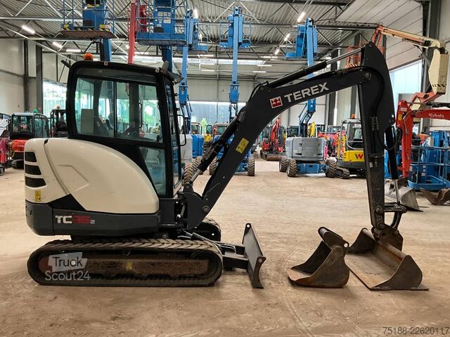 Minibagr Terex TC 35