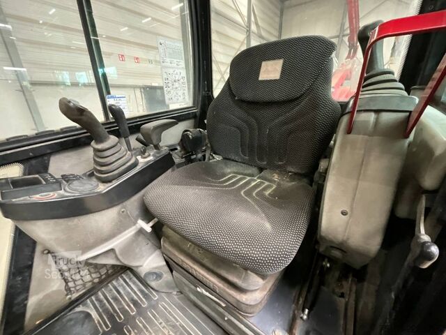 Minibagr Terex TC 35