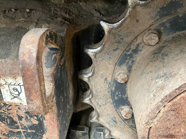 Minibagr Terex TC 35