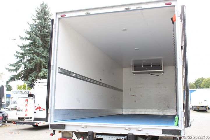 Camión frigorífico Renault D 12  Carrier Supra 550 Strom Tür LBW FRC 2027