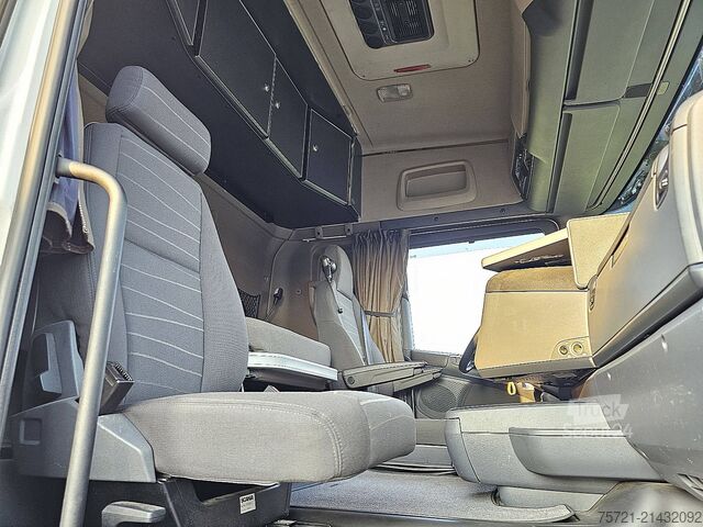 Plattformanhänger SCANIA R450 HMF 5020