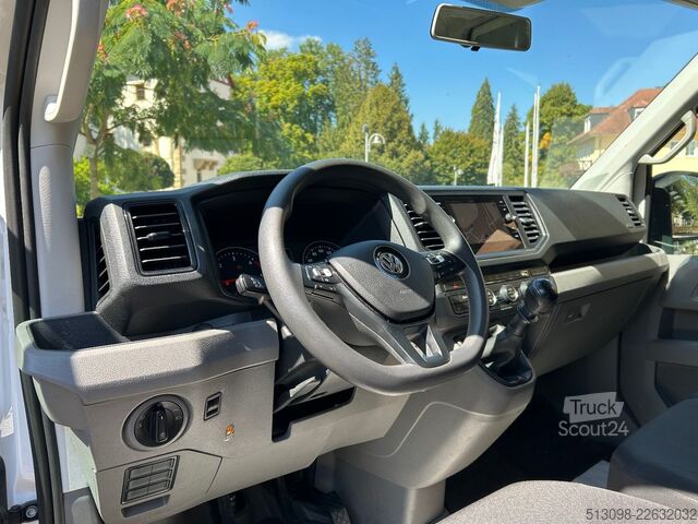Minibüs VW CRAFTER 6 SITZER KLIMAAUTO. ACC NAVI KAMERA PDC