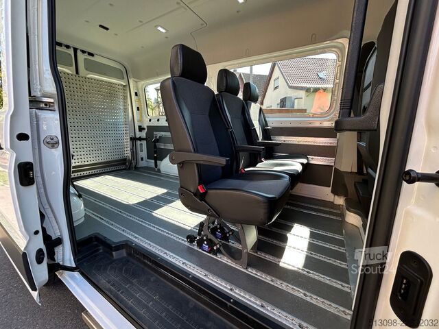 Minibüs VW CRAFTER 6 SITZER KLIMAAUTO. ACC NAVI KAMERA PDC