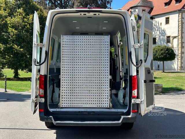 Minibüs VW CRAFTER 6 SITZER KLIMAAUTO. ACC NAVI KAMERA PDC
