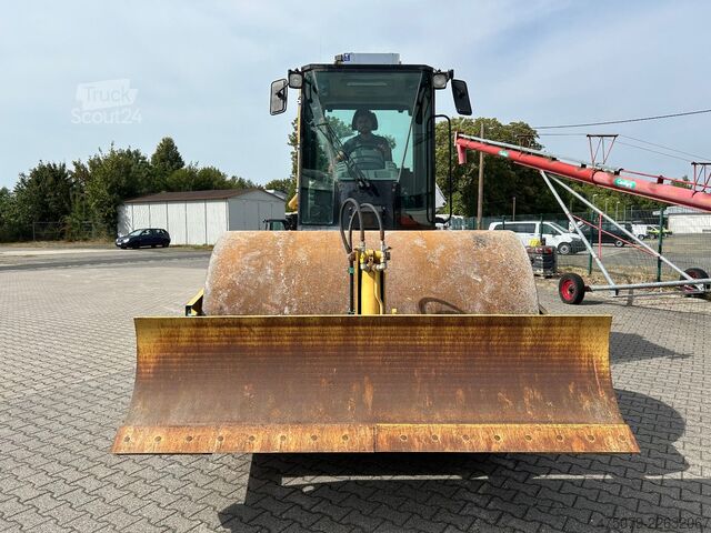 مدحلة أسطوانة واحدة CATERPILLAR CS - 563 E / Walzenzug / 6 Zylinder / Planiersch