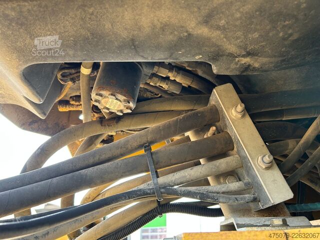 مدحلة أسطوانة واحدة CATERPILLAR CS - 563 E / Walzenzug / 6 Zylinder / Planiersch