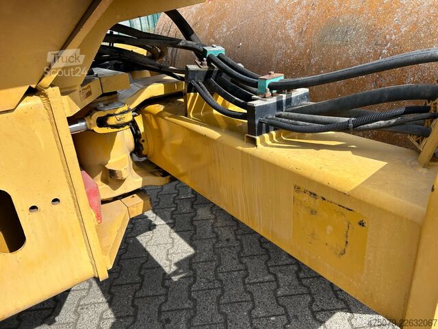 مدحلة أسطوانة واحدة CATERPILLAR CS - 563 E / Walzenzug / 6 Zylinder / Planiersch