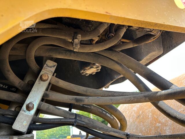 مدحلة أسطوانة واحدة CATERPILLAR CS - 563 E / Walzenzug / 6 Zylinder / Planiersch