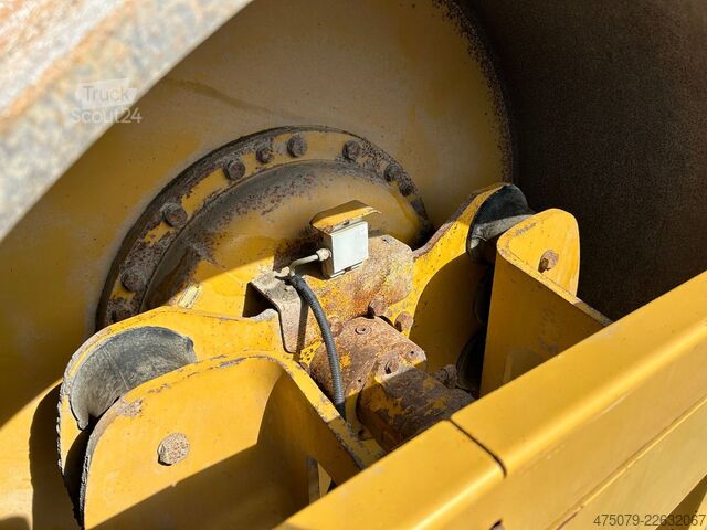 مدحلة أسطوانة واحدة CATERPILLAR CS - 563 E / Walzenzug / 6 Zylinder / Planiersch