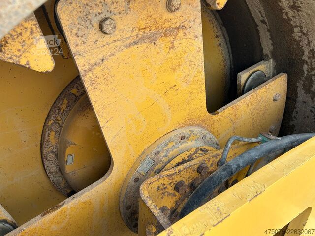 مدحلة أسطوانة واحدة CATERPILLAR CS - 563 E / Walzenzug / 6 Zylinder / Planiersch