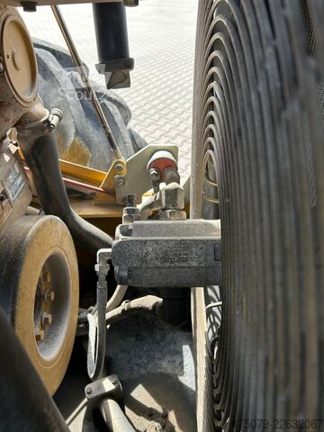 مدحلة أسطوانة واحدة CATERPILLAR CS - 563 E / Walzenzug / 6 Zylinder / Planiersch