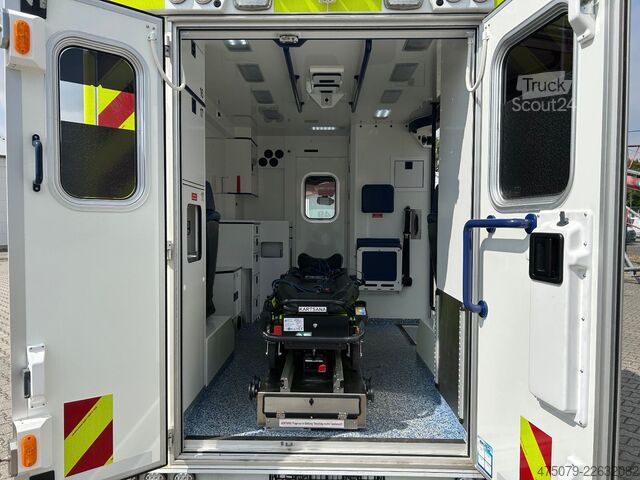 Požiarnické auto RENAULT Master / Rettungswagen Trage / Liege