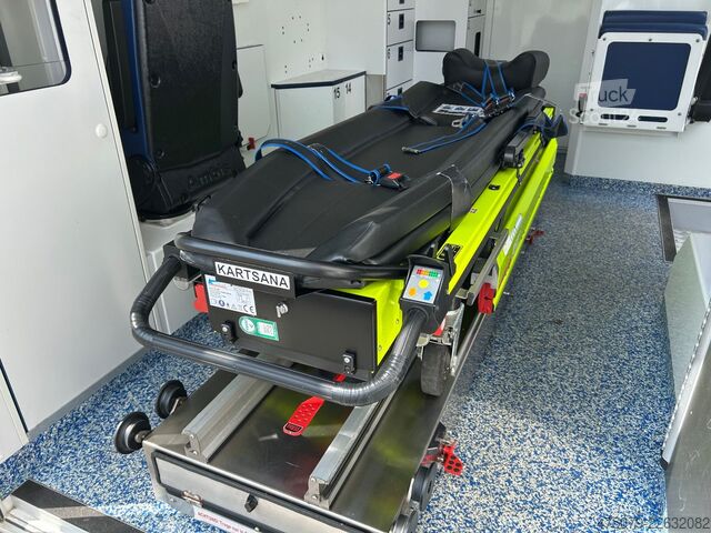 Požiarnické auto RENAULT Master / Rettungswagen Trage / Liege