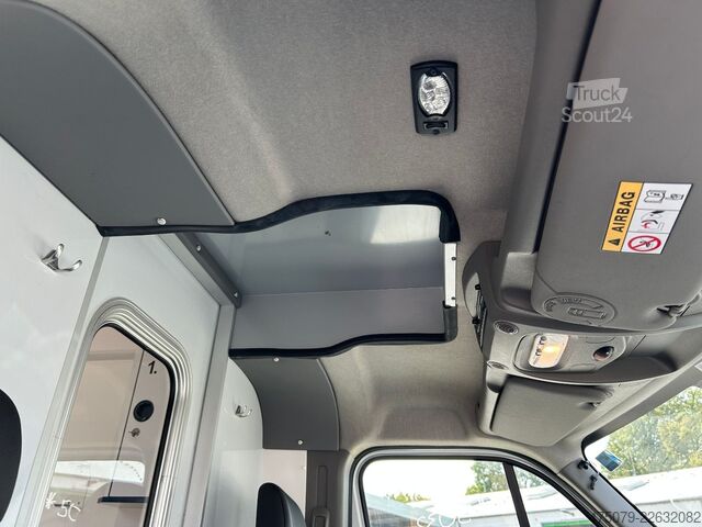 Požiarnické auto RENAULT Master / Rettungswagen Trage / Liege