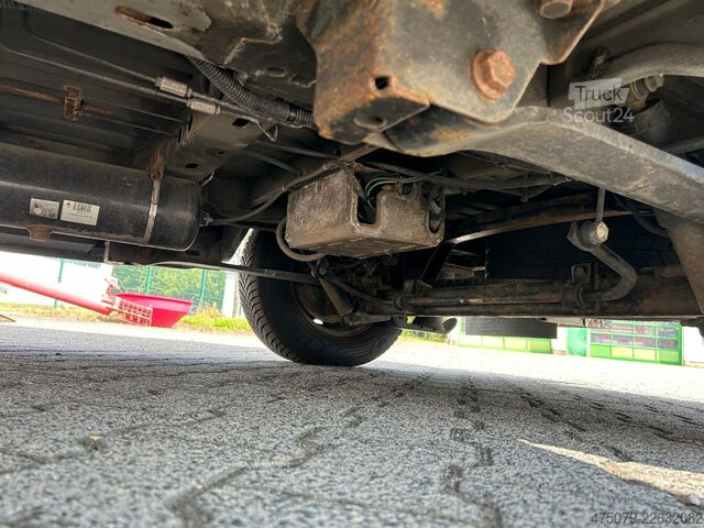 Požiarnické auto RENAULT Master / Rettungswagen Trage / Liege
