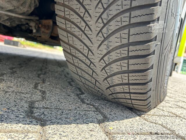 Požiarnické auto RENAULT Master / Rettungswagen Trage / Liege