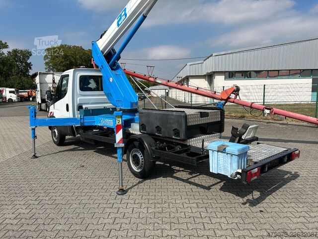 Piattaforma aerea montata su camion IVECO Daily 35-12 / Socage 23 T + Funk / HomeButton