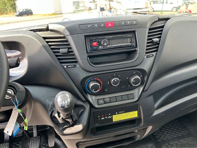 Piattaforma aerea montata su camion IVECO Daily 35-12 / Socage 23 T + Funk / HomeButton