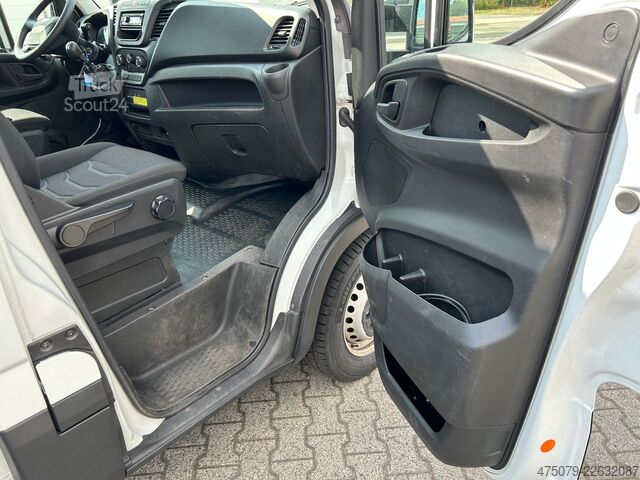 Piattaforma aerea montata su camion IVECO Daily 35-12 / Socage 23 T + Funk / HomeButton
