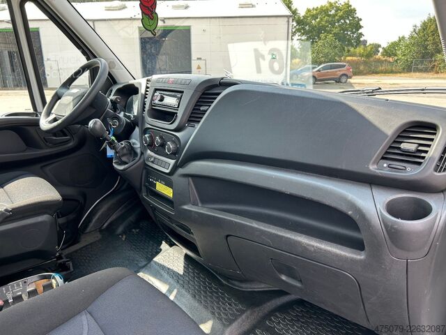 Piattaforma aerea montata su camion IVECO Daily 35-12 / Socage 23 T + Funk / HomeButton