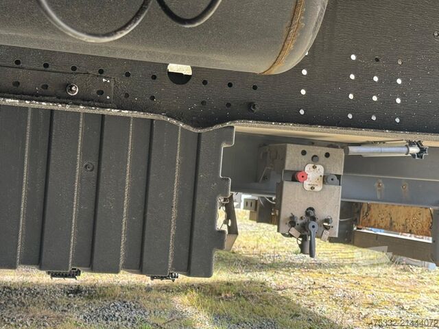 Open oplegger met zeil Schmitz Cargobull 3 achs Tautl 385/65 UNFALL Portal 2xLift