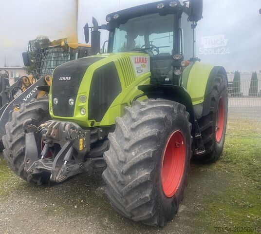 Traktör CLAAS AXION 830