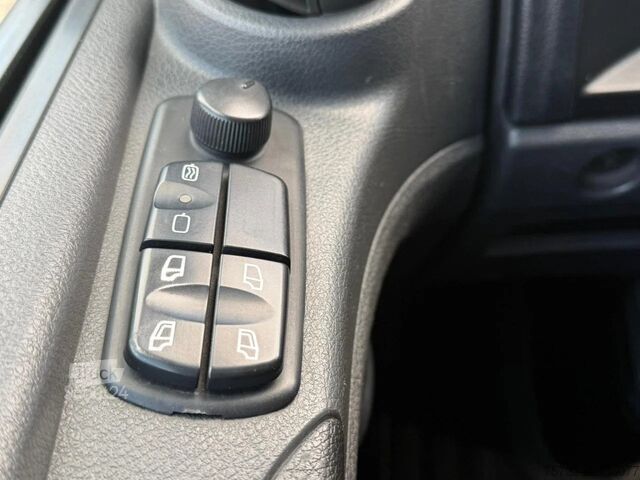 Навантажувальна платформа Mercedes-Benz Atego 1223 4x2 Pritsche mit Heckladekran ATLAS