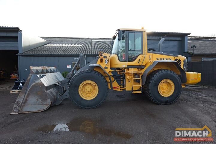 Loader Volvo L120F 4x4 - smeersysteem - camera - airco - NL ...