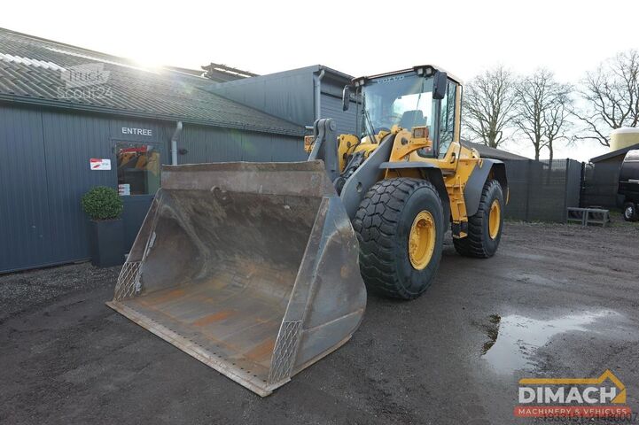 Loader Volvo L120F 4x4 - smeersysteem - camera - airco - NL ...