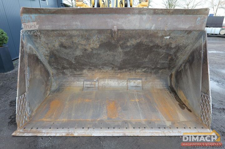 Loader Volvo L120F 4x4 - smeersysteem - camera - airco - NL ...