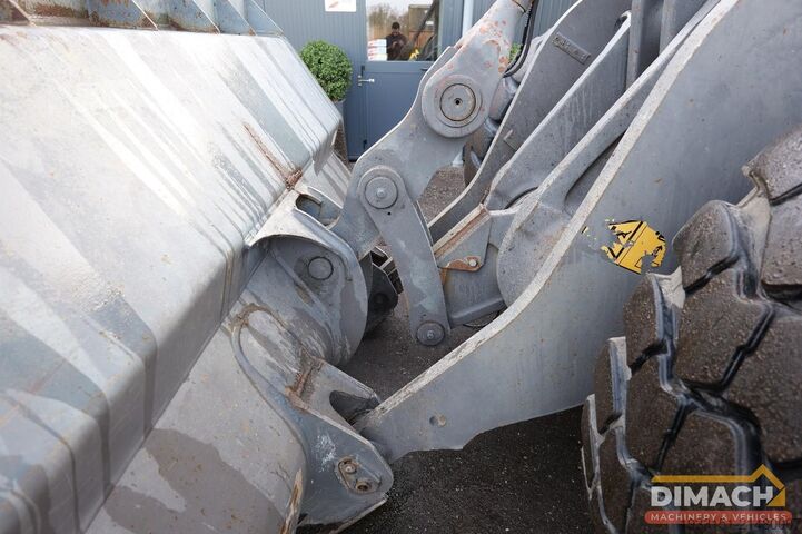 Loader Volvo L120F 4x4 - smeersysteem - camera - airco - NL ...