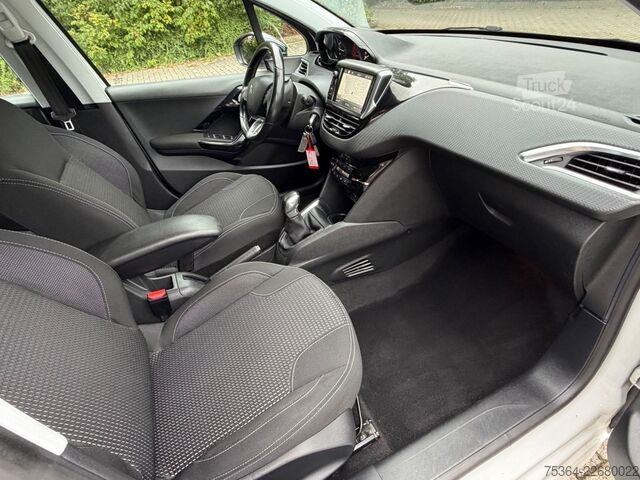 Skåpbil PEUGEOT 208 1.6 Active BlueHDi 100 STOP & START