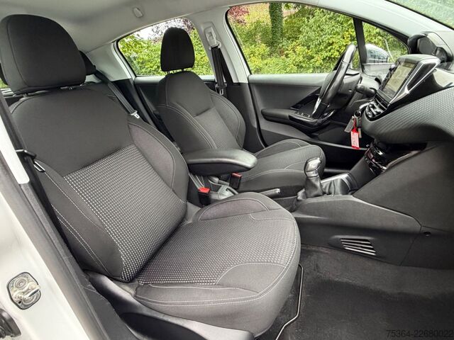 Skåpbil PEUGEOT 208 1.6 Active BlueHDi 100 STOP & START