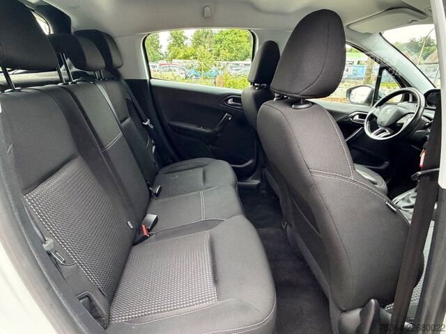Skåpbil PEUGEOT 208 1.6 Active BlueHDi 100 STOP & START