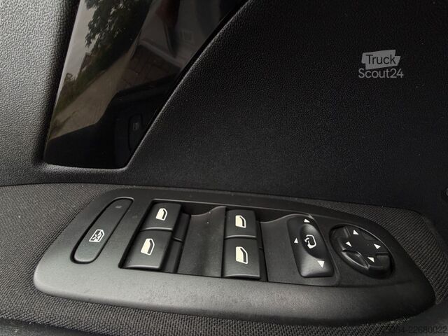 Skåpbil PEUGEOT 208 1.6 Active BlueHDi 100 STOP & START
