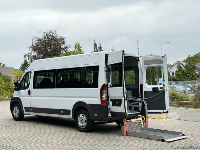Minibussi FIAT Ducato 2.3 Multijet Maxi 5 Sitze Rollstullift