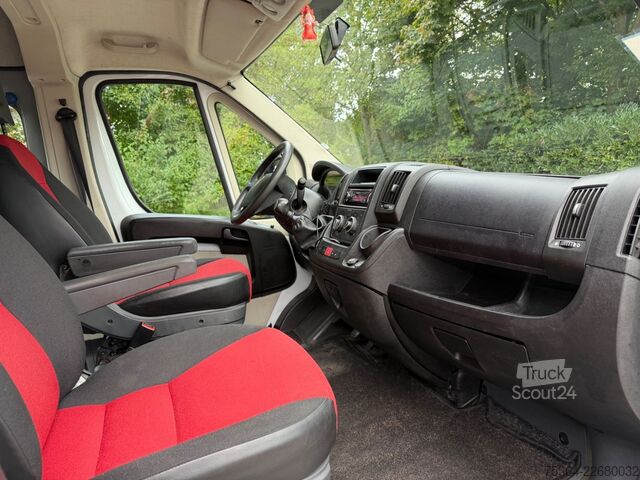 Minibussi FIAT Ducato 2.3 Multijet Maxi 5 Sitze Rollstullift