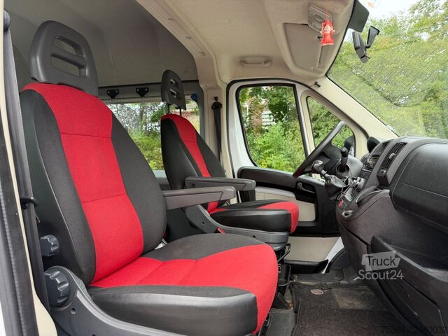 Minibussi FIAT Ducato 2.3 Multijet Maxi 5 Sitze Rollstullift