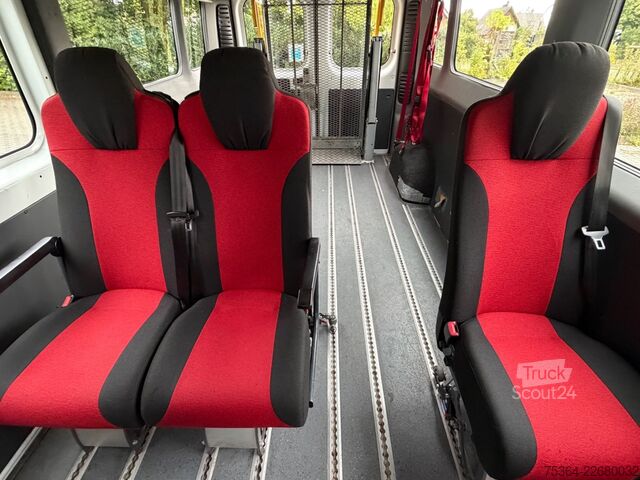 Minibussi FIAT Ducato 2.3 Multijet Maxi 5 Sitze Rollstullift