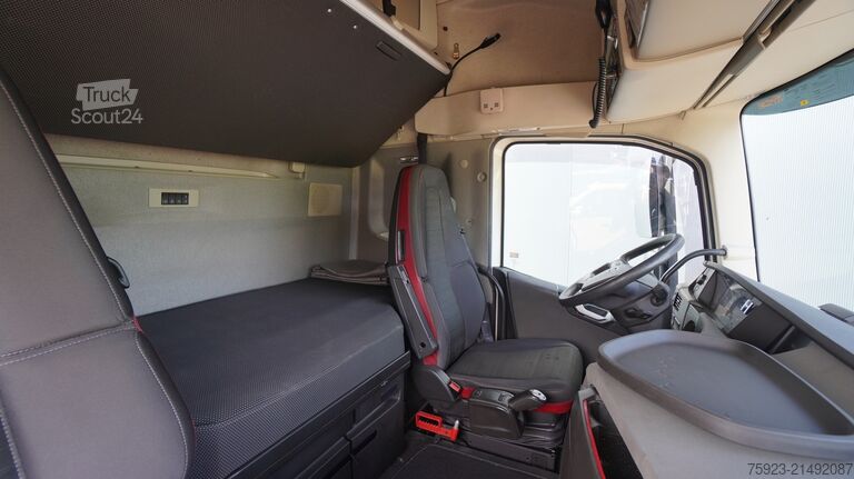 MTS standard Volvo FH 460 Globetrotter tractor unit