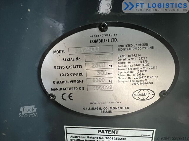 чотири-напрямний навантажувач Combilift CB2500 GAS TRIPLEX 4900 FREE-LIFT CABIN