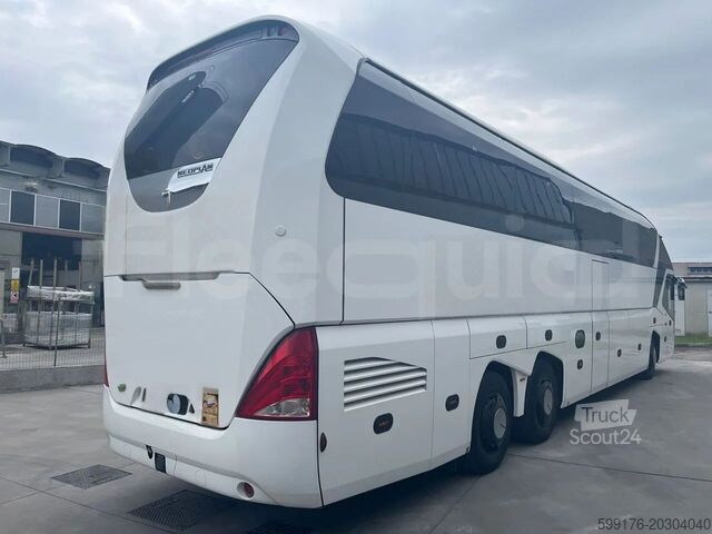 مدرب رياضي Neoplan Starliner