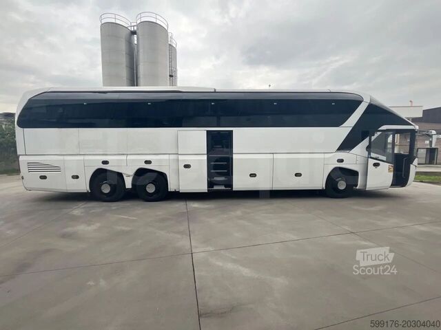 مدرب رياضي Neoplan Starliner