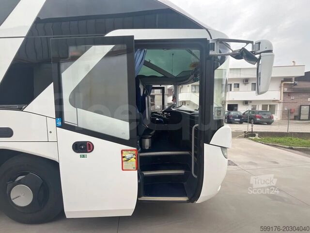 مدرب رياضي Neoplan Starliner