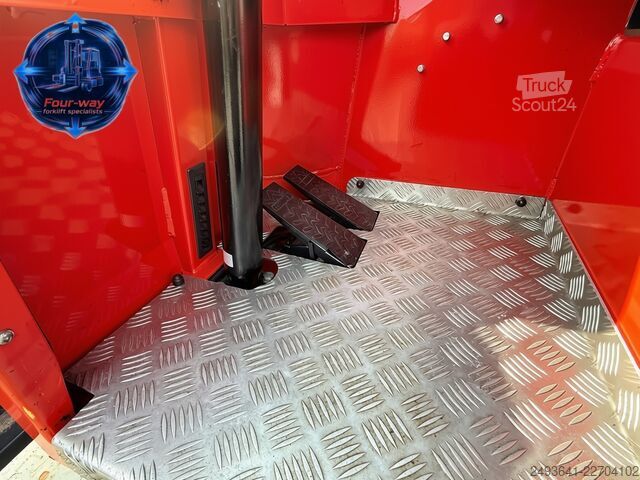 štirismerni viličar Combilift C4000ET TRIPLEX 6900 WIDE FORK POSITIONE