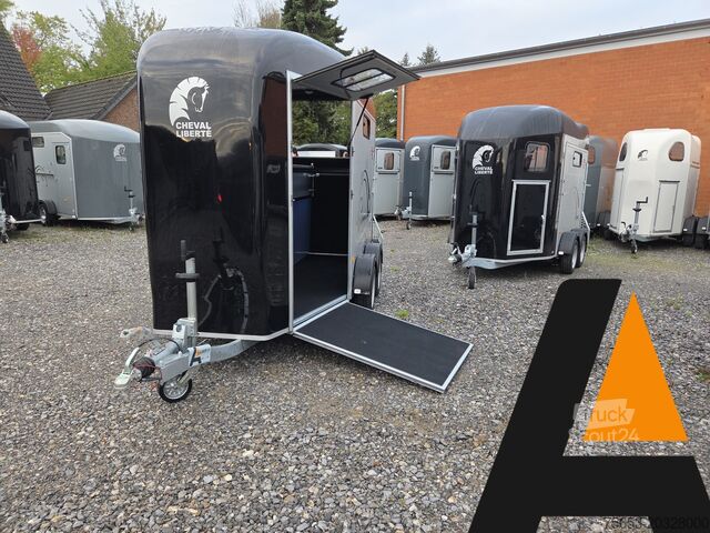 Veewagen Cheval Liberté Touring XL Sattelschrank Frontexit 100km